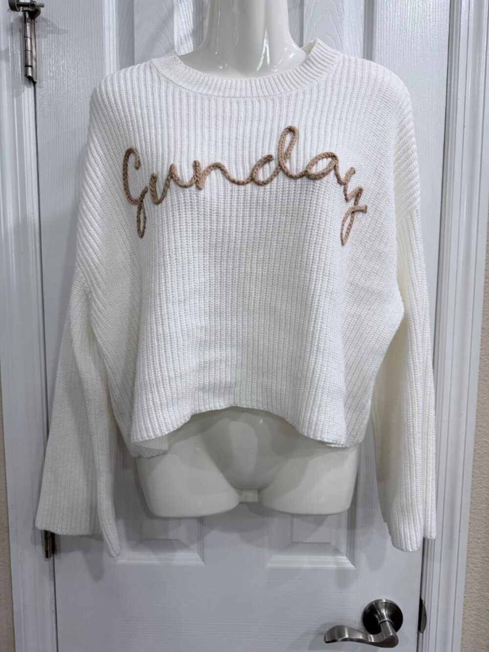 Moon & Madison Sunday Chunky Knit Cropped Sweater Medium